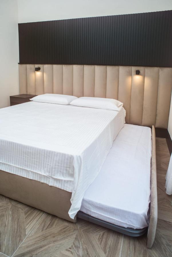 Fida Rooms Naples Extérieur photo