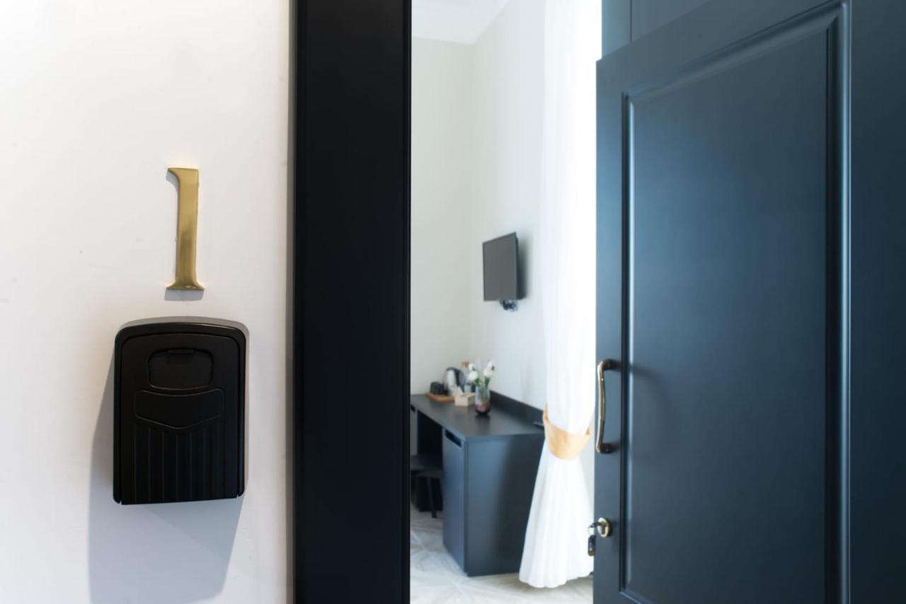 Fida Rooms Naples Extérieur photo