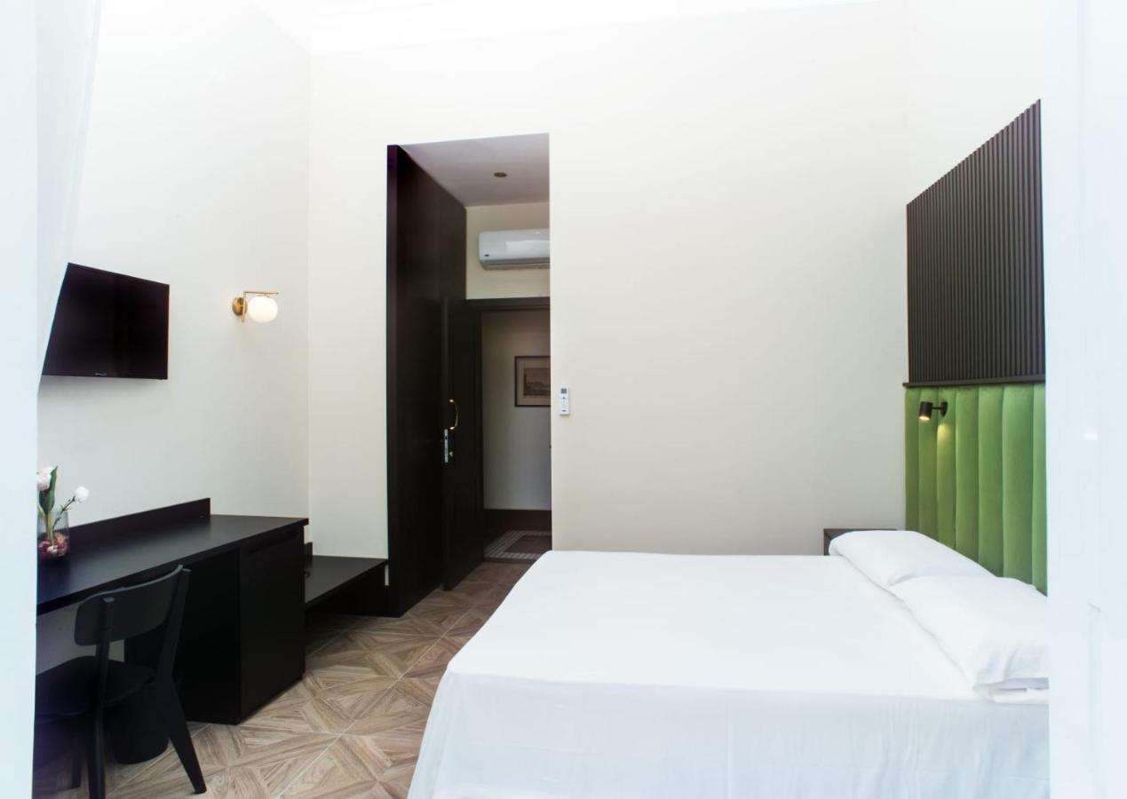 Fida Rooms Naples Extérieur photo