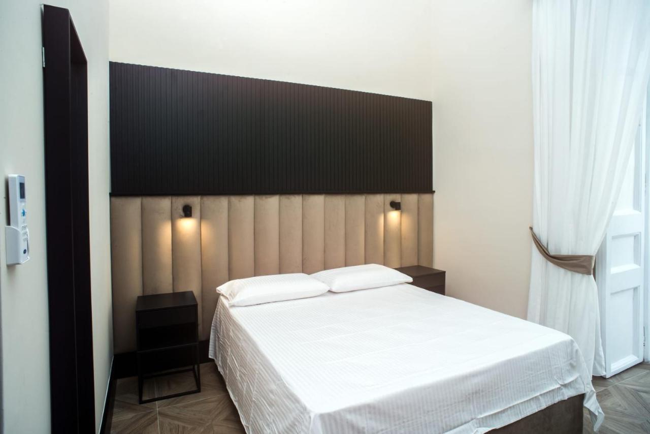 Fida Rooms Naples Extérieur photo